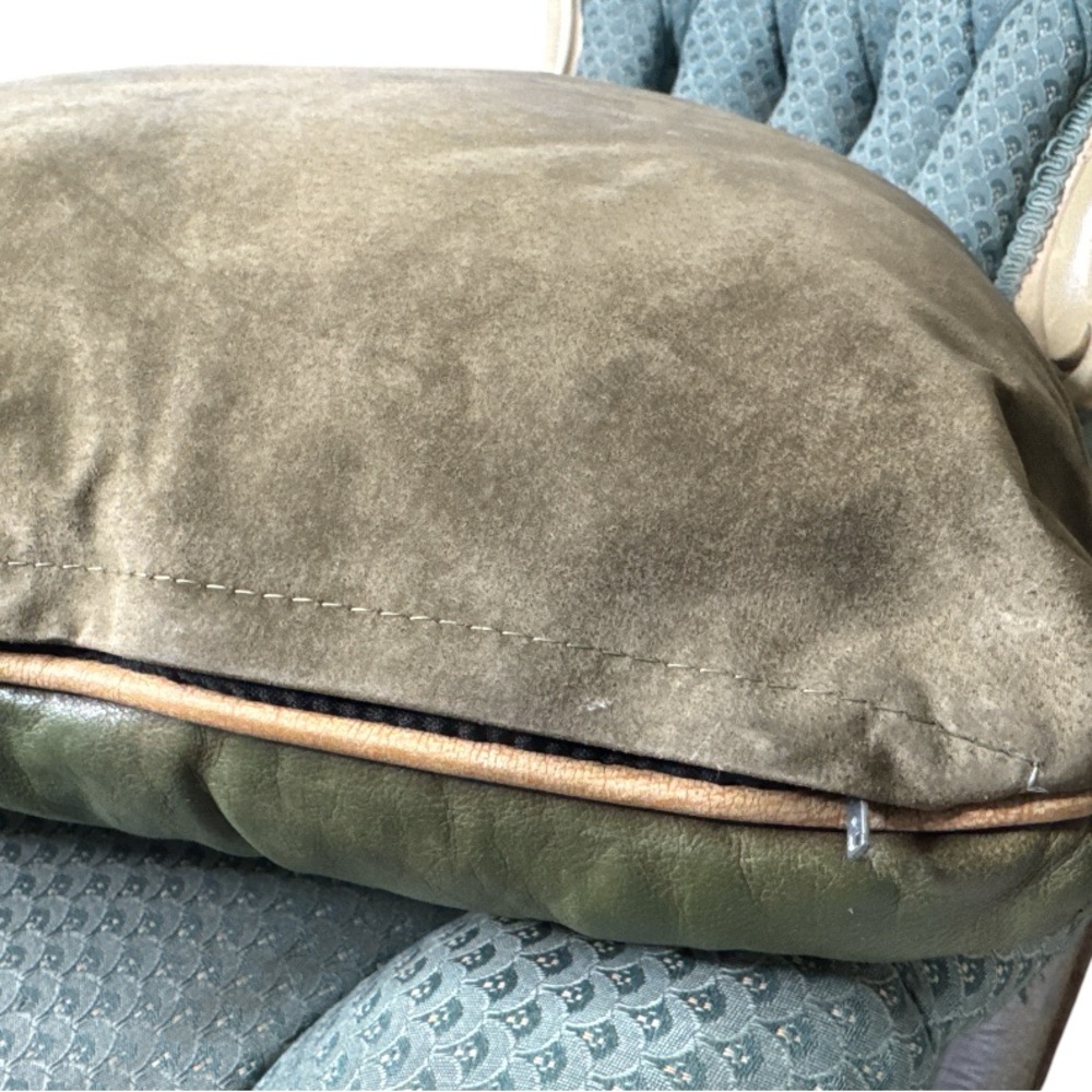 Genuine leather horse framed accent pillow - Picture 3 of 4